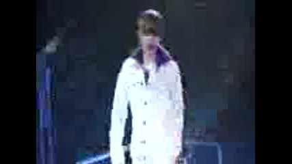 Justin Bieber Love Me Live