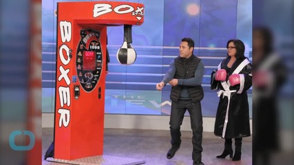 Deion Sanders Warns Oscar De La Hoya Comeback Is a Huge Mistake!