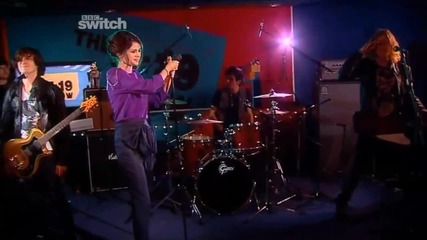Selena Gomez & The Scene - Round & Round - Live