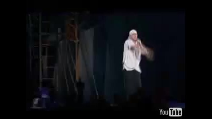 Любимецът на публиката - на живо! Еminem- Sing For The Moment