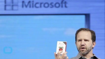 Microsoft Flips Off Apple and Adds a Middle Finger Emoji
