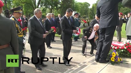 Austria: President Fischer salutes Red Army veterans for Victory Day