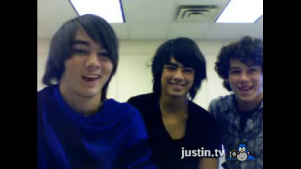 Jonas Brothers - Awkward Look At Joes Smile