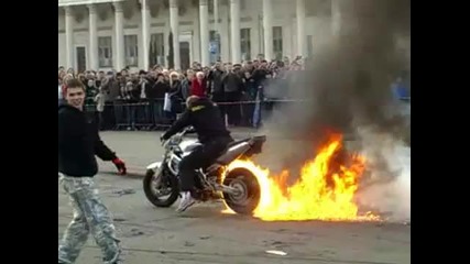 Тоя буквално си запали гумата 