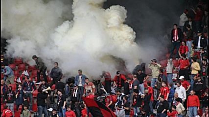 Феновете на Локо Сф: Полицията разглоби протезата на инвалид и пак не намери дрога