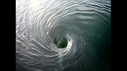 Страхотен водовъртеж