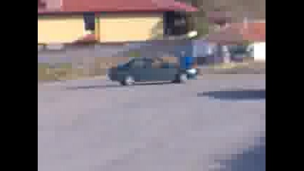 атв леко скокче