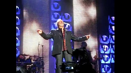 Ill never fall in love again - Tom Jones - Wembley 24.10.09
