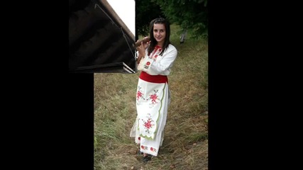 Величка Стамболова - Тръгнала е малка мома, ягоде