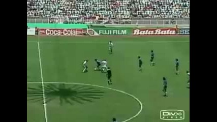 Ronaldinho vs Maradona 