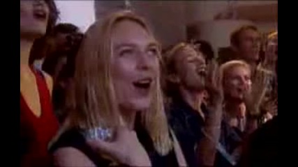 Oasis - All You Need is Love ( Live ) 