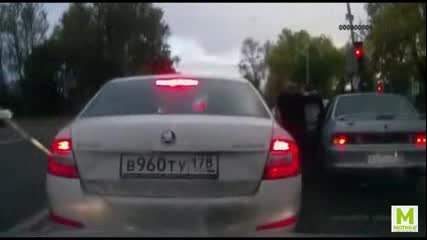 Ето как Руснаците си решават проблема на пътя!
