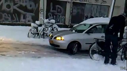 Зимни инциденти 2011 смях!!!!