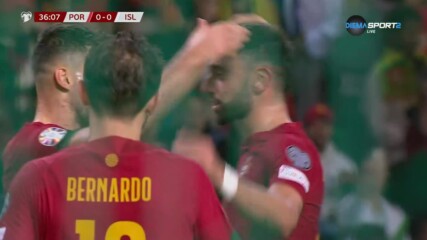 Бруно Фернандеш откри за Португалия