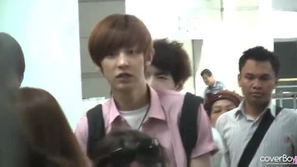 120518 Incheon Airport Chanyeol fancam - Smile!!