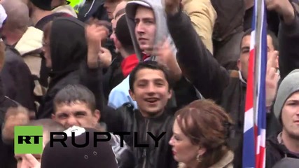 UK: Far-right protesters brawl with police in Dudley