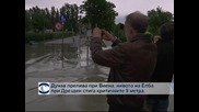 Наводнението наближава Виена, ситуацията в Източна Германия остава критична