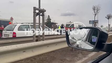 Автомобил катастрофира на Околовръстното в София