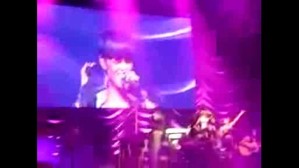 Rihanna - Gggb/hate That I Love You 2009