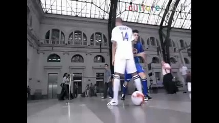 Ronaldinho, Messi, Beckham, Henry, Fabregas, Lampard shuffle Pepsi