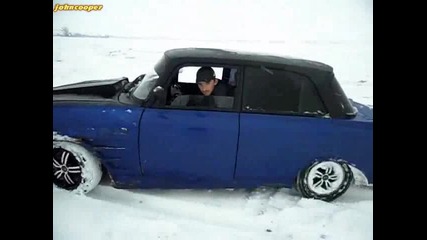 Тунингован Москвич в снега