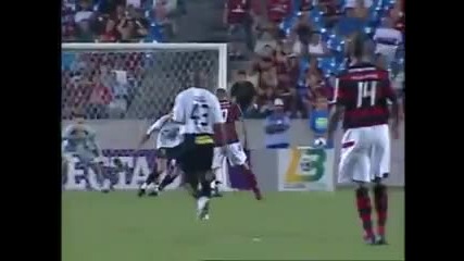 Адриано поведе при голмайсторите в Бразилия след страхотен гол (видео)