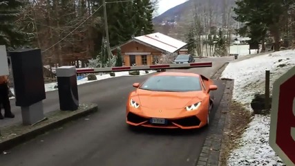 Шофьор с Lamborghini Huracan преминава бариера без да спира