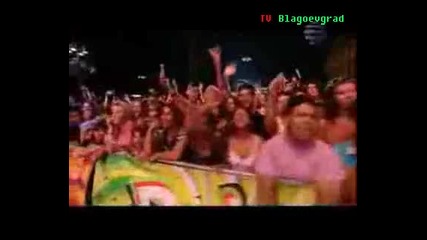 Борис Дали целува Преслава 