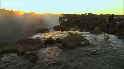 Да ловиш Риба на Ръба на Водопада Виктория