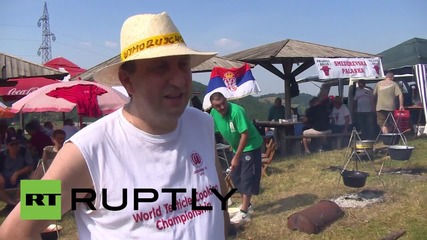 Сърбия: Оптималният тест? Сърби се състезават в готвене на тестиси