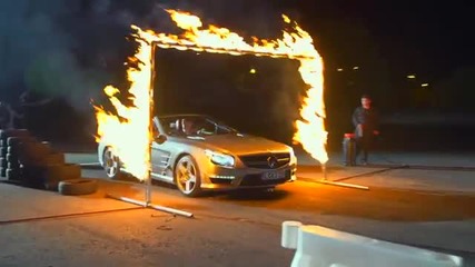 Динамо кара Mercedes sl63 Amg с вързани очи