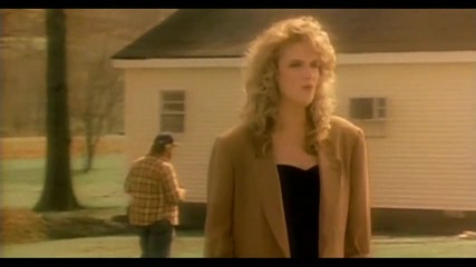 Trisha Yearwood - Shes In Love With The Boy 