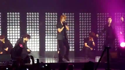 [fancam] Super Junior - Sorry Sorry @ Sm Town 2011 World Tour in Paris