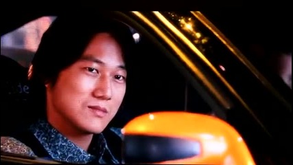 Han doughnut drifting Mazda Rx-7 around Nissan Skyline Tokyo Drift