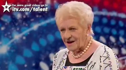 80 годишна баба скри шапката на журито на Великобритения търси талант 