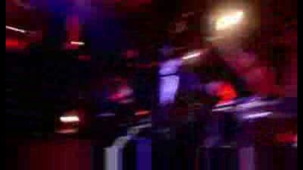 Kanye West - Stronger live (high Quality)