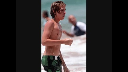 Cole and Dylan Sprouse Shirtless in Maui Hawaii updated Over 20 New Pictures !!! 