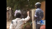 Атака срещу американското посолство в Судан, един човек е загинал
