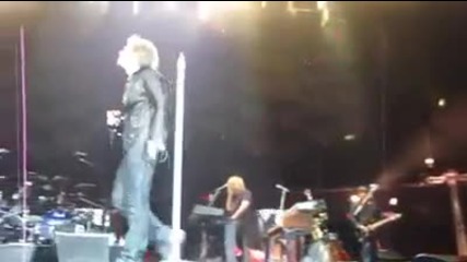 Видеото Bon Jovi + Kid Rock Old Time Rock and Roll 