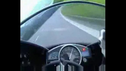 Yamaha R1 Fahrer.avi