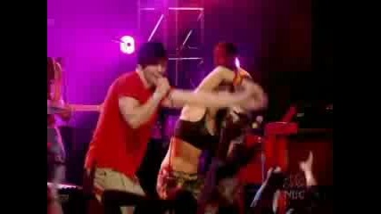 Wher Is The Love (live)