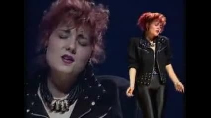 Zlata Petrovic - Dodji da mi ruke grejes (official Video)