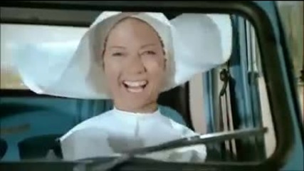 Монахиня кара бясно кола, от старите филмови ленти