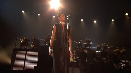 Rihanna - Diamonds ( 2013 Amas )