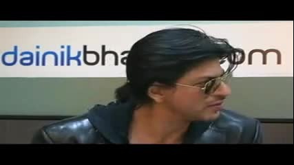 Shahrukh Khan Visits Dainikbhaskar Office Noida Don 2 Promo Part ...