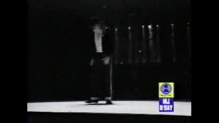 В чест на най - добрия танцьор в Света Michael Jackson...r.i.p.