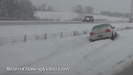 Снежна буря и катастрофирали коли в Минесота 24.1.2014