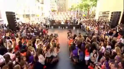 Justin Bieber Perfoming