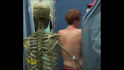 Без дрехи - - скрита камера скелет в пробната 