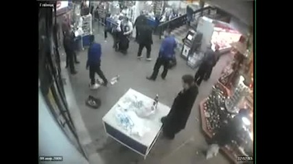 Бой в супермаркет в Русия